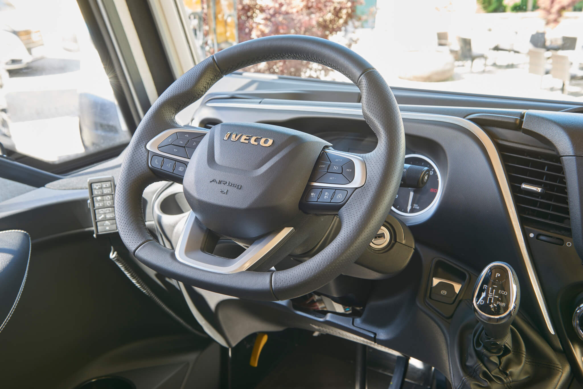 NIESMANN+BISCHOFF - Flair - Height adjustable multifunction steering wheel 
