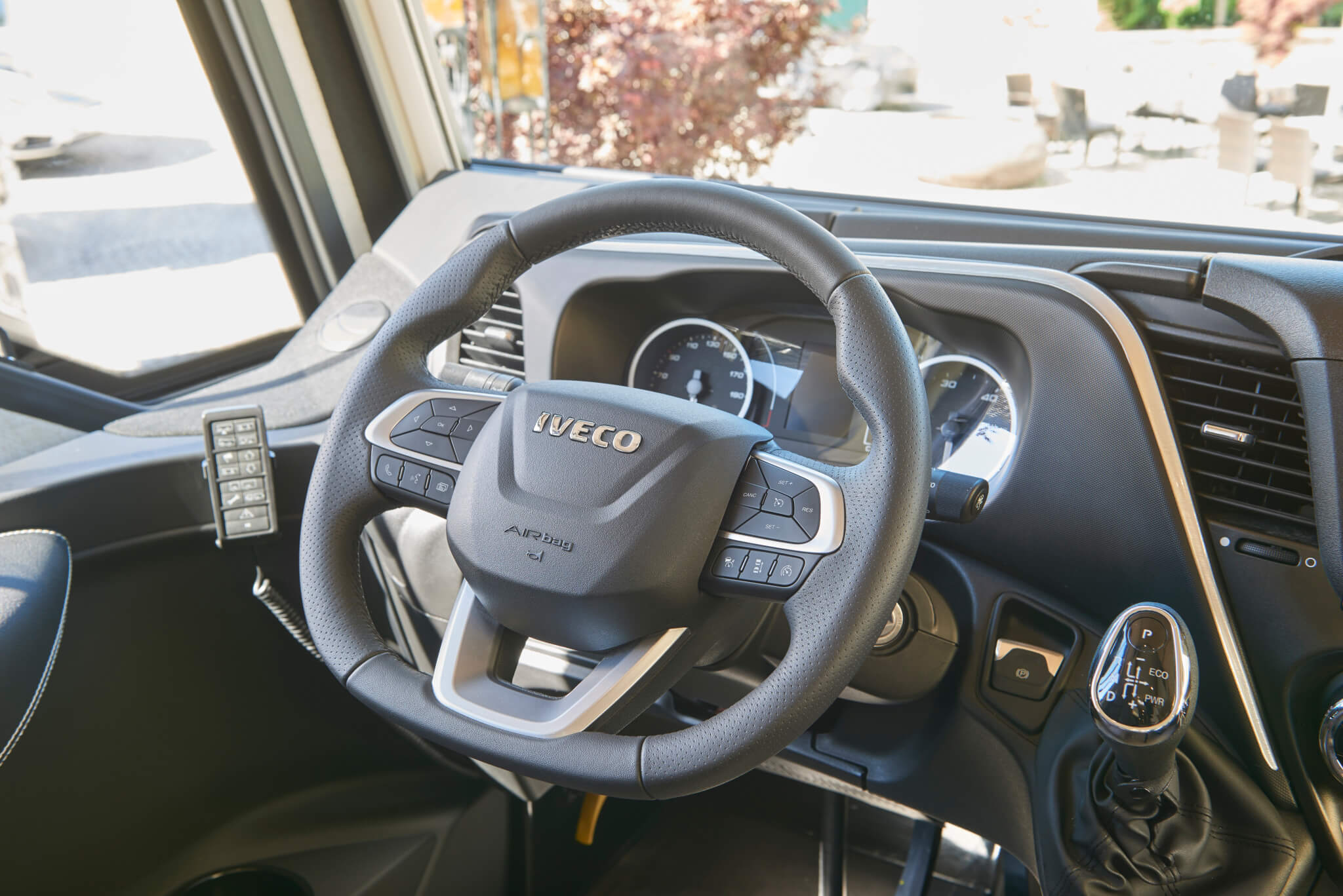 NIESMANN+BISCHOFF - Flair - Height adjustable multifunction steering wheel 